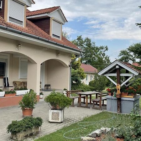 Motel Hummel Per Luaran gambar
