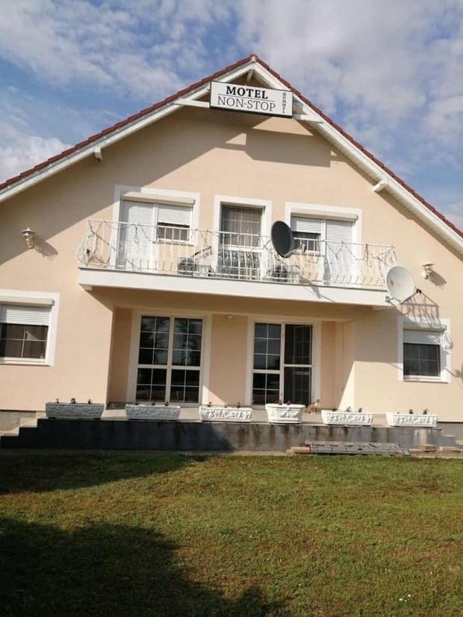 Motel Hummel Per Luaran gambar