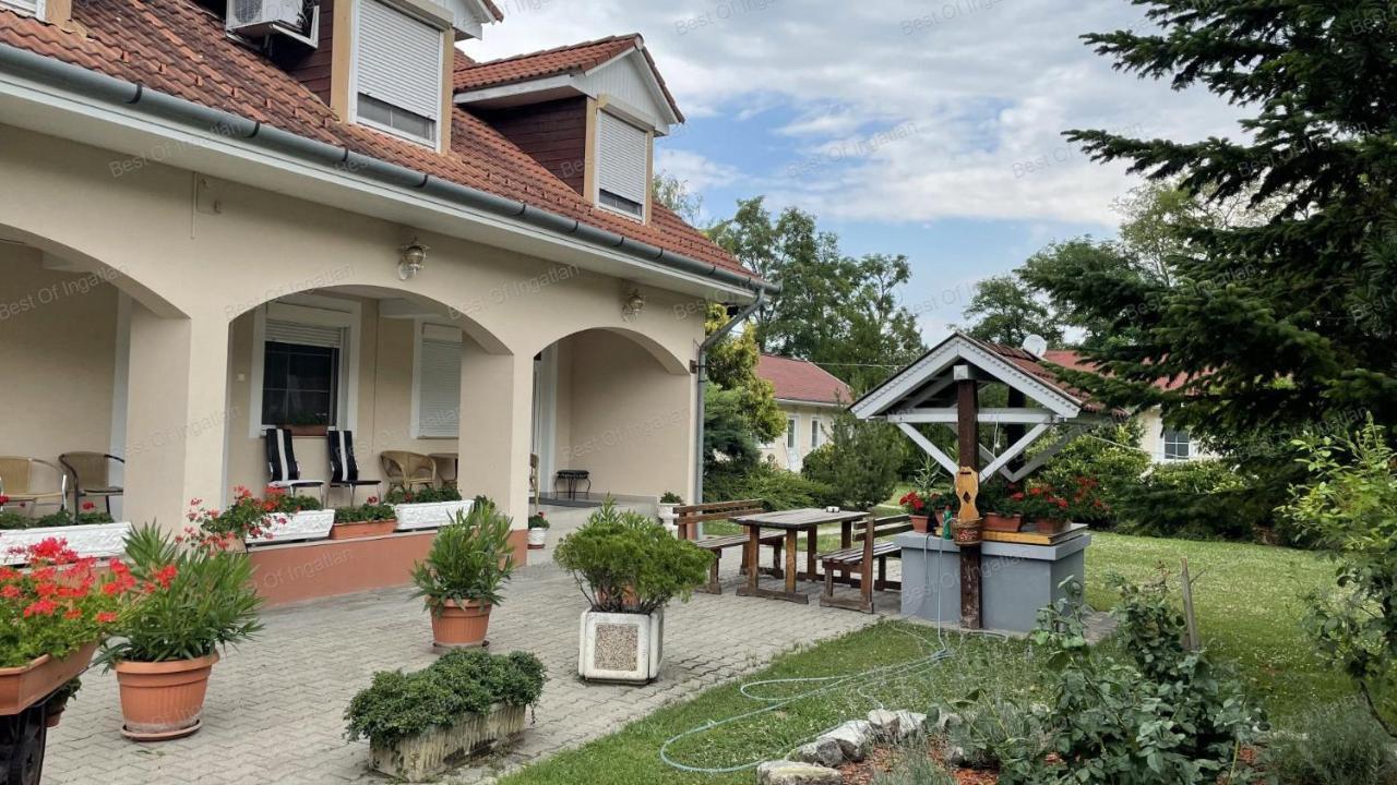 Motel Hummel Per Luaran gambar